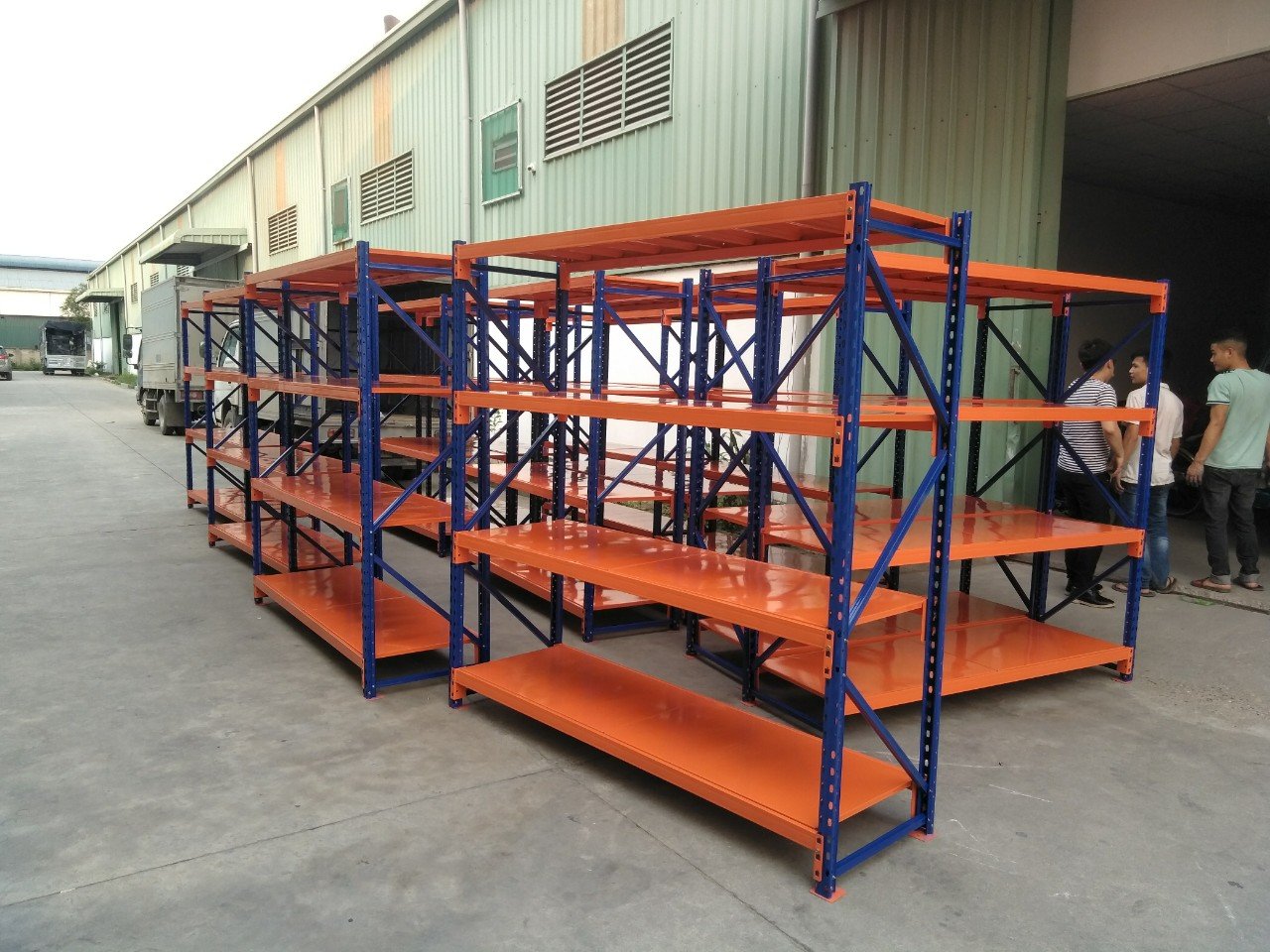 Lô kệ sắt trung tải Long Quyền hoàn thiện chuẩn bị giao cho khách