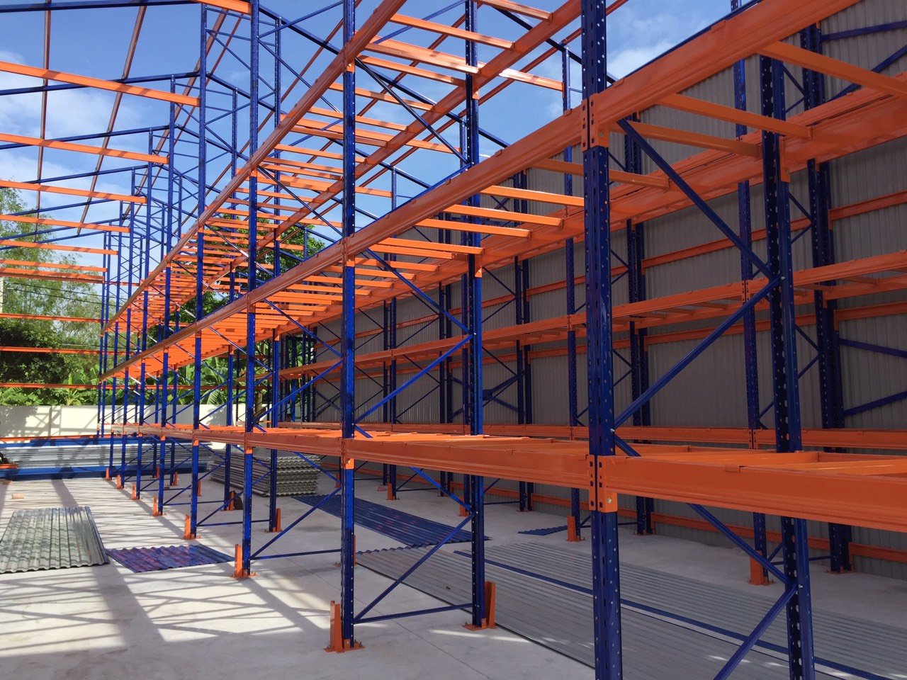 Kết cấu khung kệ chịu lực của kho tự đỡ Rack Clad Long Quyền